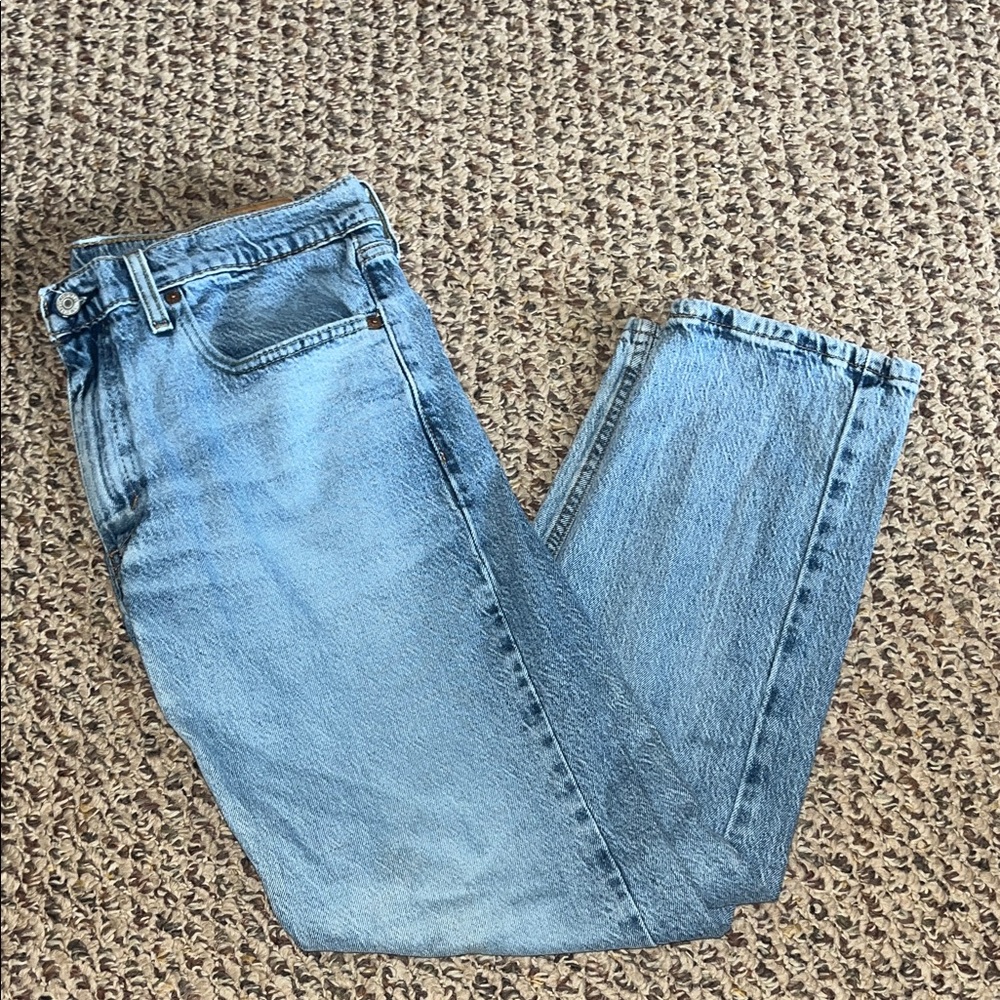 Levi's Light Blue Straight Jeans. (BEST OFFER)